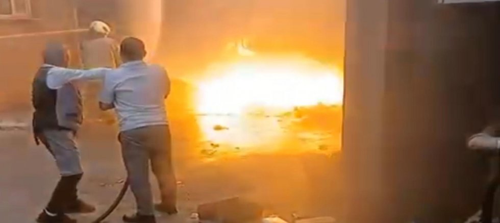 Ümraniye'de İşyeri Deposunda Yangın