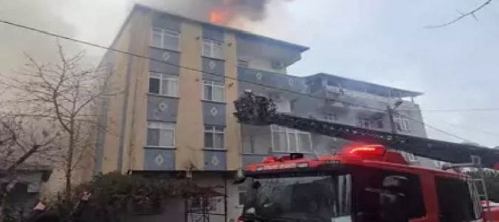 Ümraniye'de Yangın: 2 Yaralı