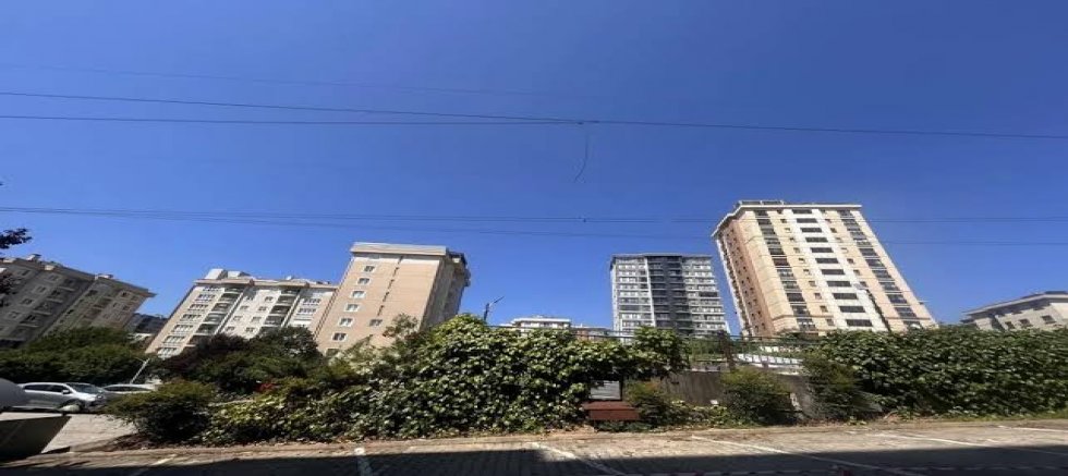 Ümraniye'de Yüksek Gerilim Hattı Koptu: Sitede Yangın Çıktı!
