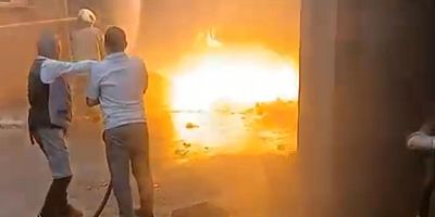 Ümraniye'de İşyeri Deposunda Yangın