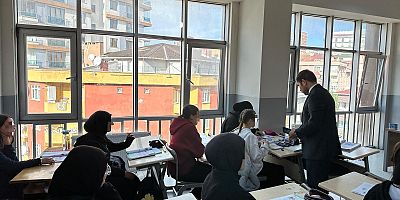 Ümraniye Ülkü Ocakları’ndan Okullara Eğitim Desteği